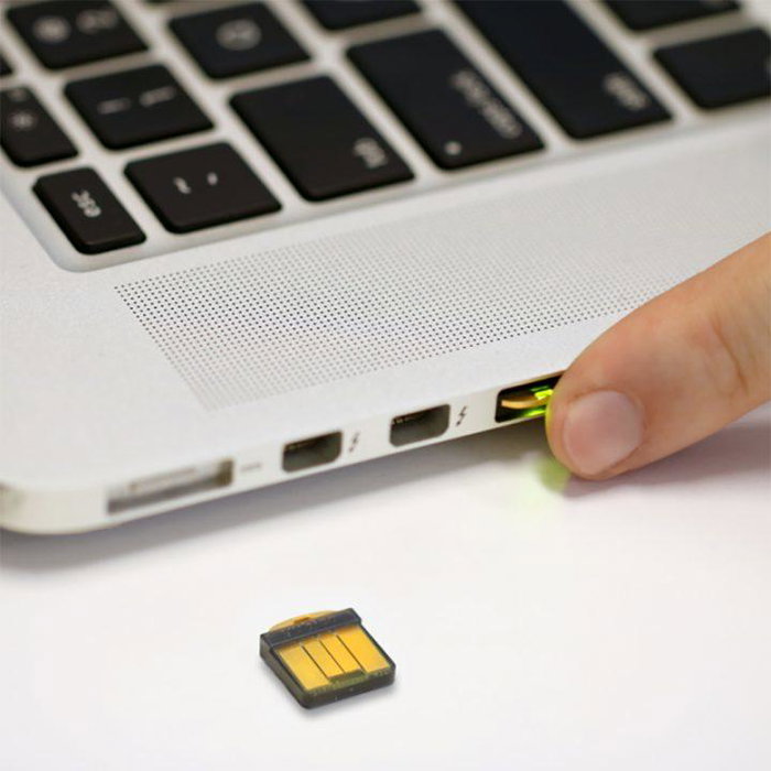 Yubico YubiKey 5 Nano USB-A Negro, Oro