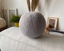 Aberto Design Cojín Teddy Top 25 Gris con Relleno de Silicona, Hecho con Poliéster Reciclado y Poliéster - Confort y Diseño Ecológico para tu Hogar