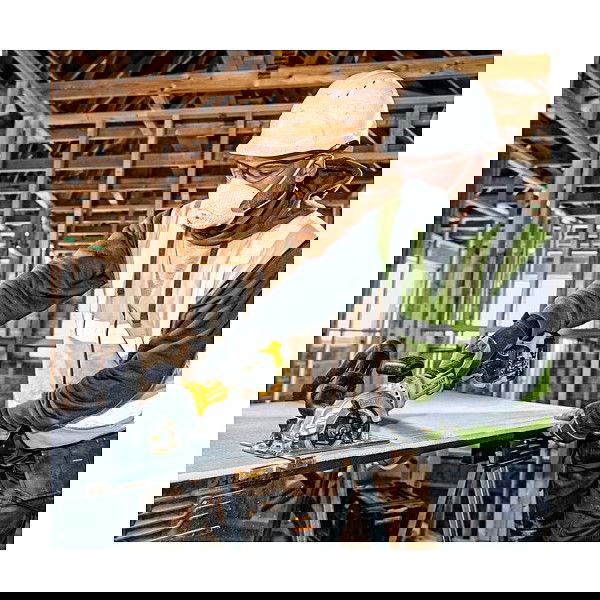 DeWALT DCS571NT-XJ Sierra Circular Inalámbrica 18V Sin Escobillas, Disco 115mm, Corte a 38mm Profundidad, Compacta y Potente