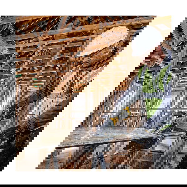 DeWALT DCS571NT-XJ Sierra Circular Inalámbrica 18V Sin Escobillas, Disco 115mm, Corte a 38mm Profundidad, Compacta y Potente