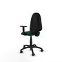 Silla de oficina Aýna con mecanismo Contacto permanente básico tapizada con Similpiel color Verde botella. Equipada con Base poliamida negra, Brazos 1D y Ruedas de parqué