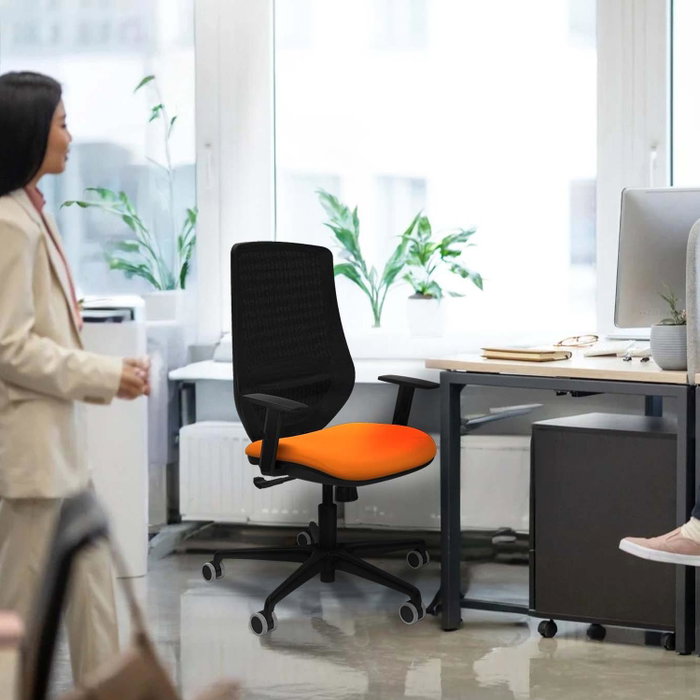 PIQUERAS Y CRESPO Silla de oficina Mardos con mecanismo Sincro, Naranja y Negro