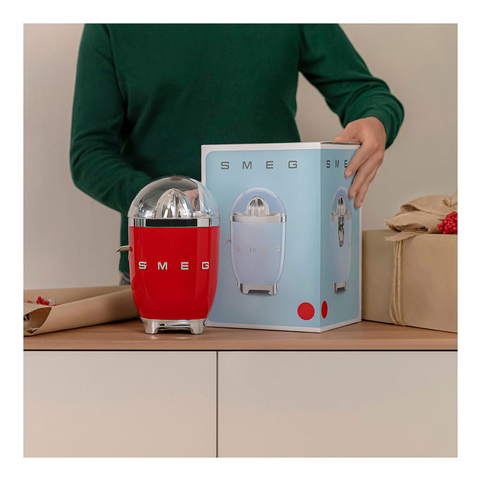 Smeg CJF11RDEU Exprimidor de Cítricos Eléctrico, Color Rojo, 70W, Cono en Acero Inoxidable, Función Antigoteo y Almacenamiento de Cable
