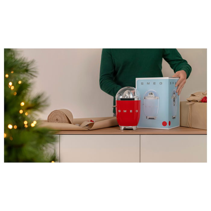 Smeg CJF11RDEU Exprimidor de Cítricos Eléctrico, Color Rojo, 70W, Cono en Acero Inoxidable, Función Antigoteo y Almacenamiento de Cable