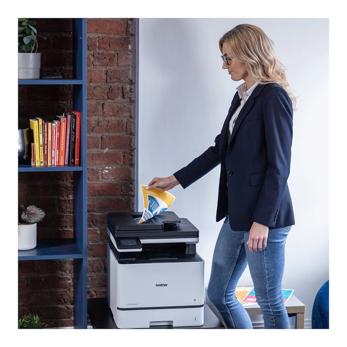 Brother MFC-L8730CDW - Impresora Multifunción Color Laser 4 en 1 con Escáner Plano, WiFi, Duplex Automático, 31 ppm A4, Bandeja 250 Hojas, Color Gris