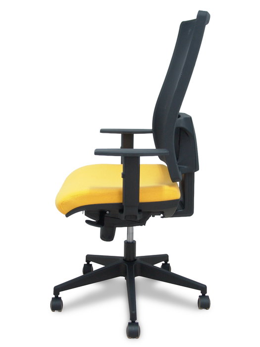 Silla de oficina Horna con mecanismo Sincro tapizada con Tela color Amarillo y malla color Negro. Equipada con lumbar 1D, Brazos 1D y Ruedas de parqué