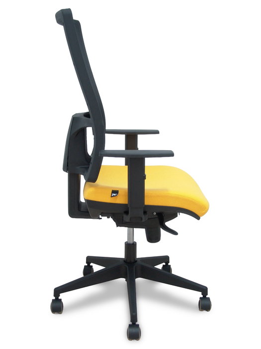 Silla de oficina Horna con mecanismo Sincro tapizada con Tela color Amarillo y malla color Negro. Equipada con lumbar 1D, Brazos 1D y Ruedas de parqué