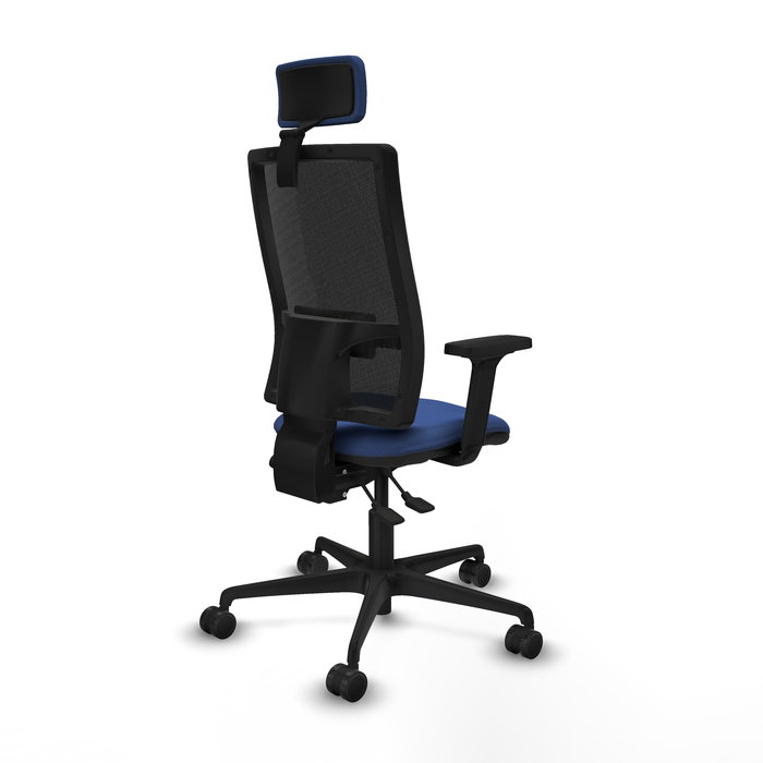 Silla de oficina Bormate con mecanismo Asincro tapizada con Tela color Azul marino y malla color Negro. Equipada con lumbar 1D, Brazos 2D, Cabecero 2D y Ruedas 65mm nailon