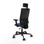 Silla de oficina Bormate con mecanismo Asincro tapizada con Tela color Azul marino y malla color Negro. Equipada con lumbar 1D, Brazos 2D, Cabecero 2D y Ruedas 65mm nailon