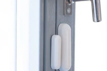 Ednet 84294 Sensor Inteligente Multifunción para Hogar Inteligente, Frecuencia 433 MHz, Alimentación por Batería MN21, Color Blanco