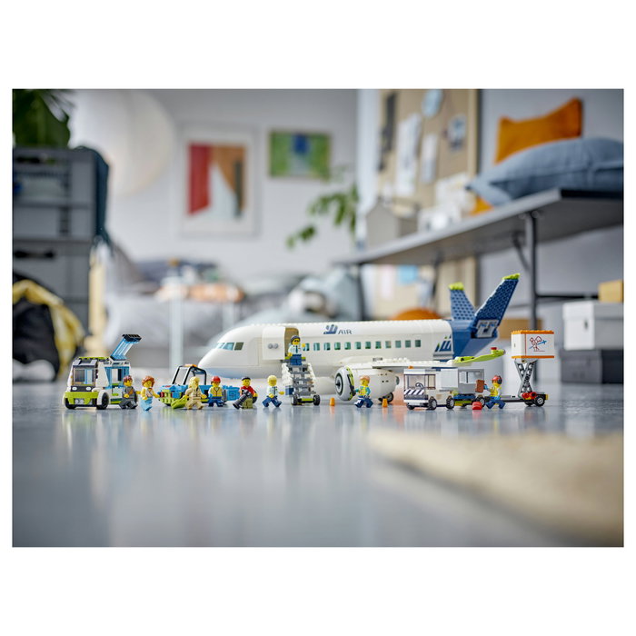 LEGO City Avión de Pasajeros 60367, Juego de construcción, 913 piezas, 7+ años, Multicolor