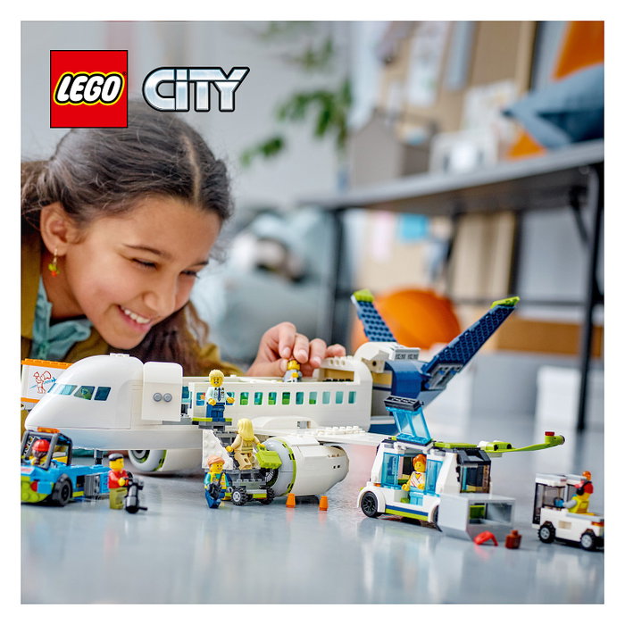 LEGO City Avión de Pasajeros 60367, Juego de construcción, 913 piezas, 7+ años, Multicolor