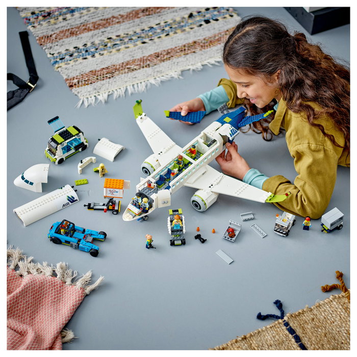 LEGO City Avión de Pasajeros 60367, Juego de construcción, 913 piezas, 7+ años, Multicolor