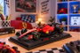 Burago Ferrari F1 Racing Sf 23 Helmet #55 Escala 1:18