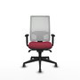 Silla de oficina Horna con mecanismo Sincro tapizada con Tela color Granate y malla color Blanco. Equipada con lumbar 1D, Brazos 1D y Ruedas 65 mm parqué
