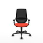 Silla de oficina Mardos con mecanismo Sincro tapizada con Tela color Naranja oscuro y malla color Negro. Equipada con lumbar 1D, Brazos 1D y Ruedas 65mm nailon