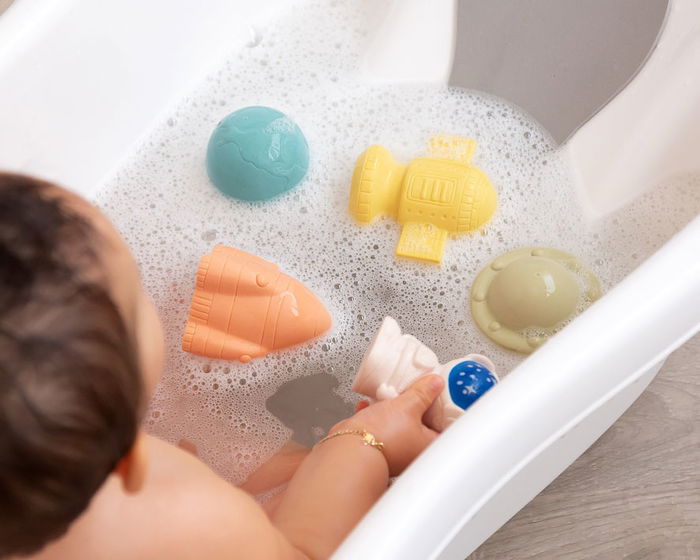 KioKids Set 5 Juguetes Espaciales Antimoho para Baño Bebé +4 Meses Ecológicos