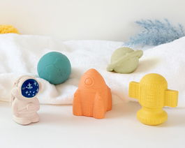 KioKids Set 5 Juguetes Espaciales Antimoho para Baño Bebé +4 Meses Ecológicos