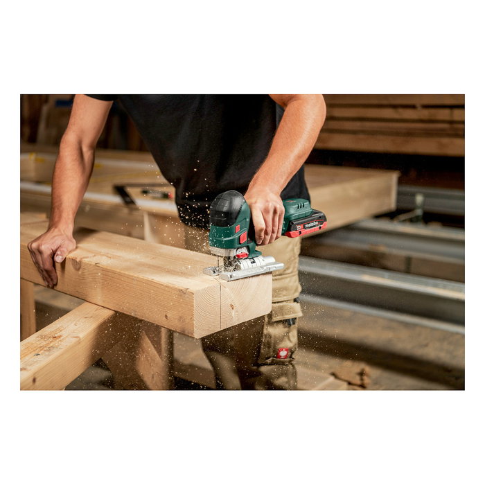 Metabo STA 18 LTX 150 BL Sable Caladora Sin Escobillas 18V - Area de Agarre Superior, Corte Biselado -45 a 45°, Velocidad 1000-3500 spm, Prof. Corte Madera 15 cm