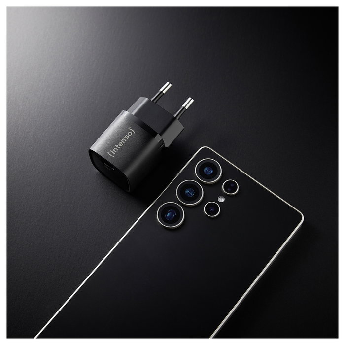 Intenso W30C² GaN Cargador de Pared 30 W USB-C Negro