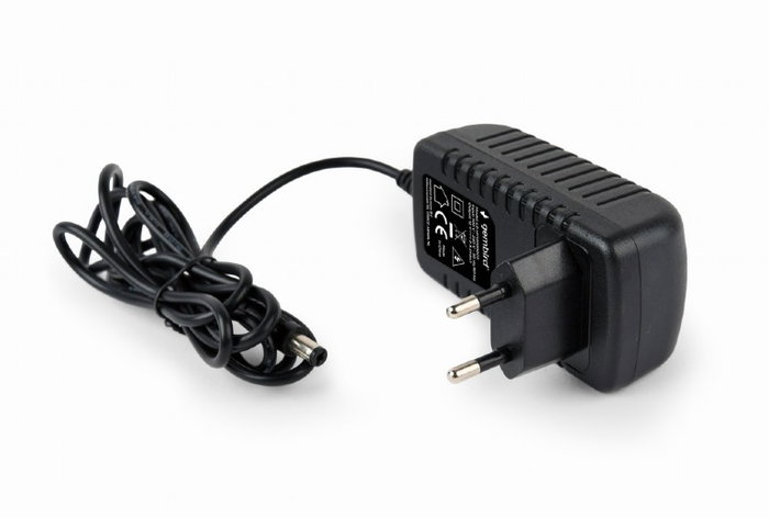 GEMBIRD Tira LED RGB 5m IP65 con controlador y mando