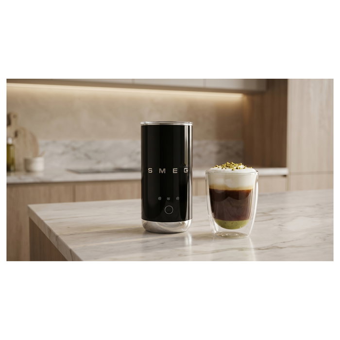 Smeg MFF02BLEU Espumador y Calentador de Leche Automático Negro