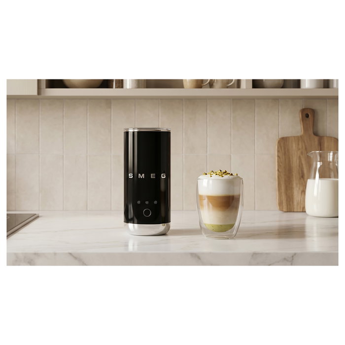 Smeg MFF02BLEU Espumador y Calentador de Leche Automático Negro
