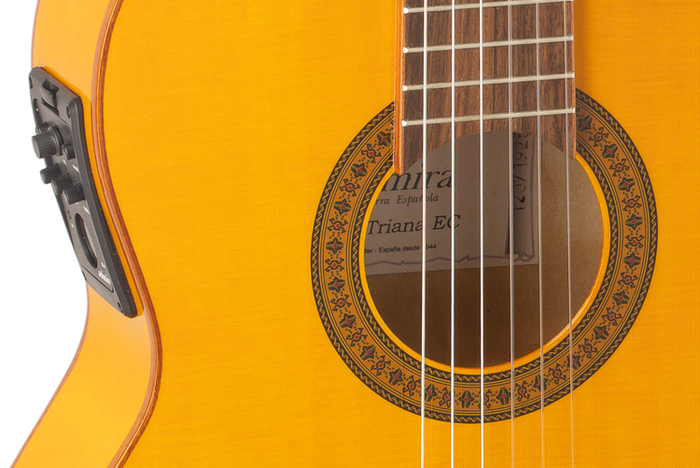Guitarra Clásica Admira Triana Serie Flamenco Electrificada Eq6