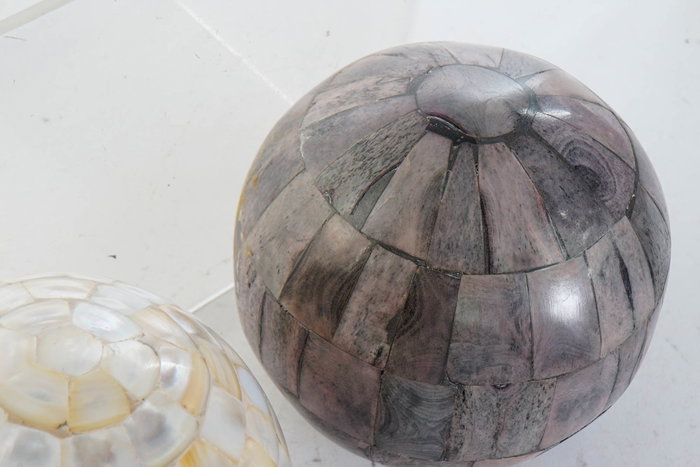 DKD Home Decor Bola de Decoración Hueso Nácar 12x12x12 Surtido de 2 DKD Home Decor Bola de Decoración Hueso Nácar 12x12x12 Surtido de 2