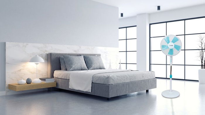 Blaupunkt Ventilador de Pie con Base Redonda, 5 Aspas, 45W, Mando a Distancia y Temporizador