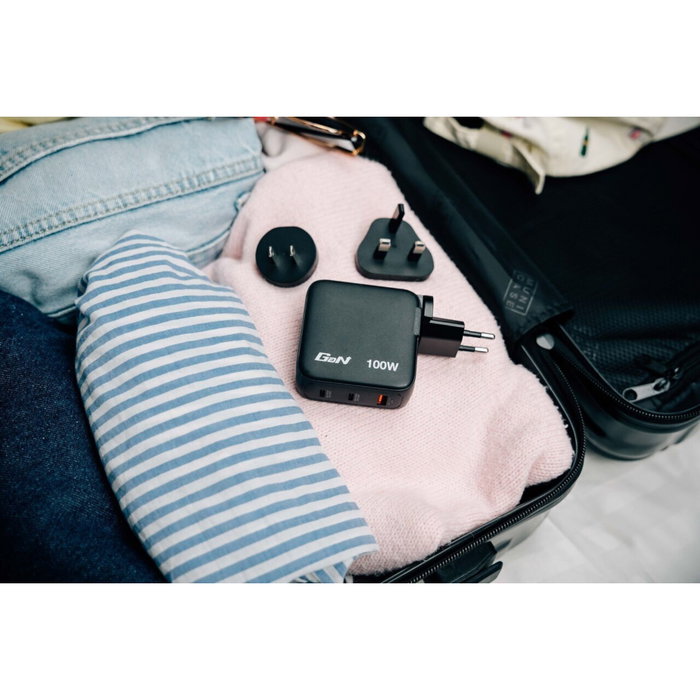 Verbatim Mini GaN Charger 100W con pantalla TFT y 3 puertos (EU/UK/US) de color Negro