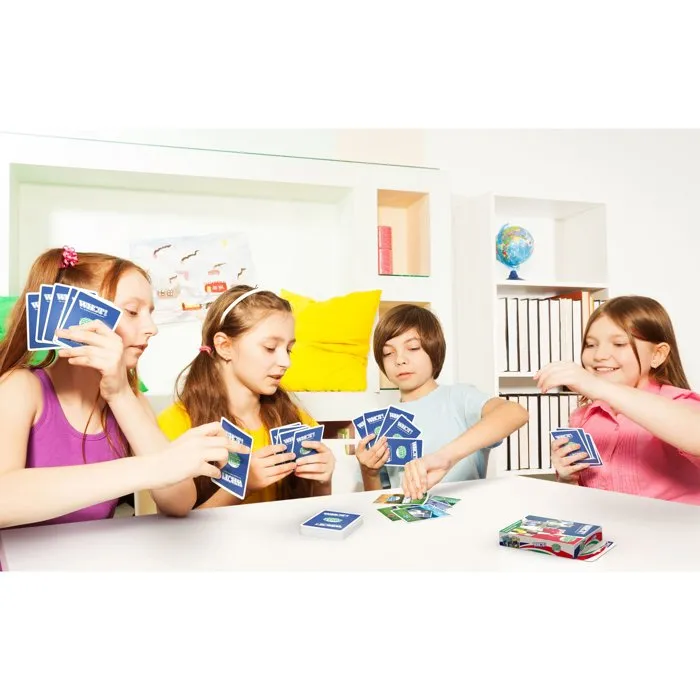 Winning Moves ¡WHOT! Estrellas del Fútbol Mundial - Juego de Mesa de Cartas, 2-6 Jugadores, +5 años