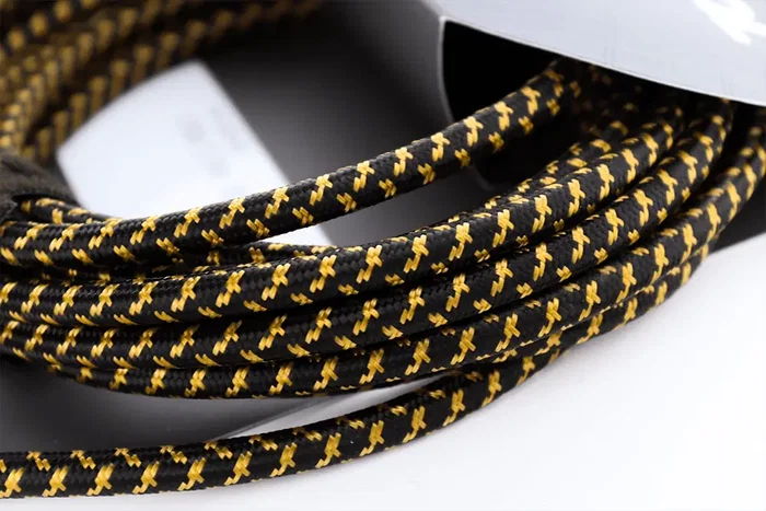 CORDIAL Cable de Micrófono XLR Silent 25Th Anniv 10m con Conectores Neutrik - Color Tweed/Dorado