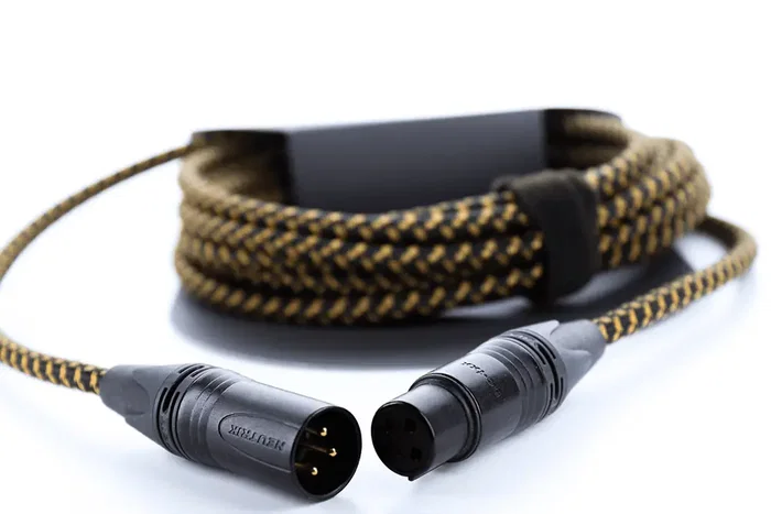 CORDIAL Cable de Micrófono XLR Silent 25Th Anniv 10m con Conectores Neutrik - Color Tweed/Dorado