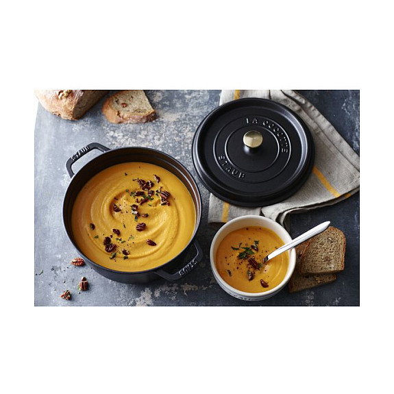 Staub La Cocotte Cazuela Redonda de Hierro Fundido 24 cm / 3.8 Litros Color Negro