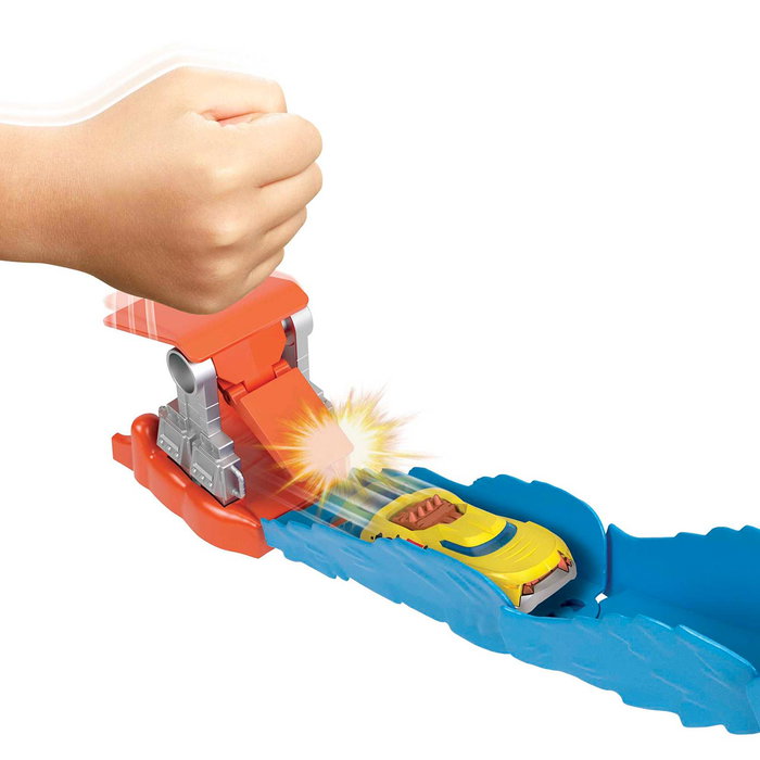 Hot Wheels City Gorila Gasolinera HDR30 Set de Juego con Coche Incluido, los niños lanzan su coche a través de Gary para evitar ser comidos