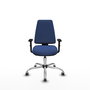 Silla de oficina Elche con mecanismo Asincro tapizada con Tela color Azul marino. Equipada con Base cromada, Brazos 1D y Ruedas 65 mm parqué
