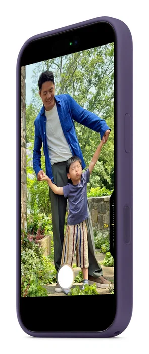 Apple MGF04ZM/A Funda de Silicona con MagSafe para iPhone 17 - Purple Fog (Neblina Púrpura), Protección contra Caídas y Compatible con Carga Inalámbrica