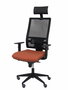 Silla de oficina Horna con mecanismo Sincro tapizada con Tela color Marrón y malla color Negro. Equipada con lumbar 1D, Brazos 1D, Cabecero Fijo y Ruedas de parqué