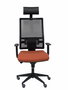 Silla de oficina Horna con mecanismo Sincro tapizada con Tela color Marrón y malla color Negro. Equipada con lumbar 1D, Brazos 1D, Cabecero Fijo y Ruedas de parqué