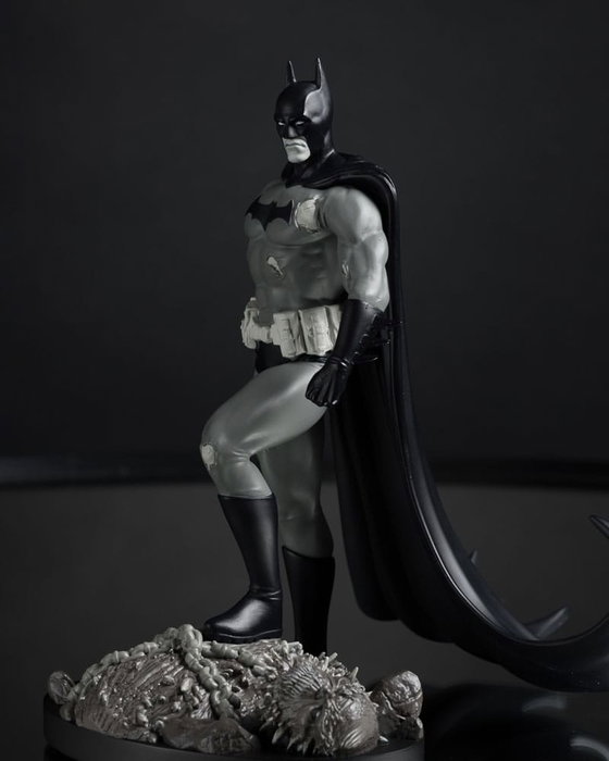 DC Direct Estatua 1/10 Batman by Bjorn Barends (Black White) 18 cm