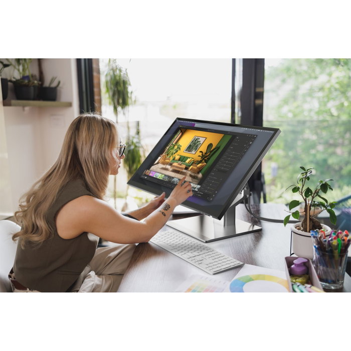 Alogic Clarity Pro Touch 27 UHD 4K Monitor con soporte plegable y USB-C 65W, Negro/Plata Alogic Clarity Pro Touch 27 UHD 4K Monitor con soporte plegable y USB-C 65W, Negro/Plata