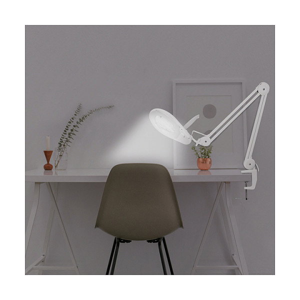 LogiLink Lámpara de aumento con montura de pinza, 5 dioptrías y 56 LED (9W)