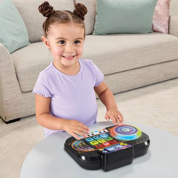 VTech DJ Mix Junior Mesa de Mezclas para Niños, con Canciones, Melodías, Luces y Sonidos, Juguete en Español para Edad 3-6 Años (Incluye Pilas) VTech DJ Mix Junior Mesa de Mezclas para Niños, con Canciones, Melodías, Luces y Sonidos, Juguete en Español para Edad 3-6 Años (Incluye Pilas)