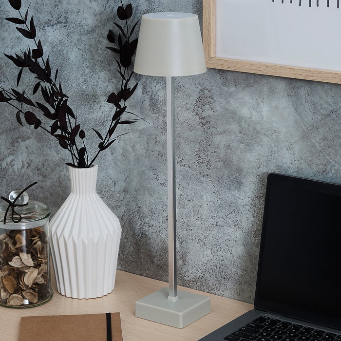 Home Deco Factory Lámpara de Mesa Táctil USB Recargable, Color Gris, para Hogar y Oficina, Iluminación LED