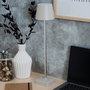 Home Deco Factory Lámpara de Mesa Táctil USB Recargable, Color Gris, para Hogar y Oficina, Iluminación LED