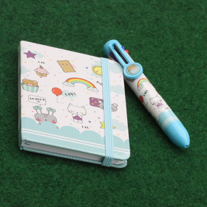 CMP General Libreta con Bolígrafo de 8 Colores Azul, 80 Hojas Blancas, Tapas Duras, Goma Sujeción, Marcáginas, 14 cm