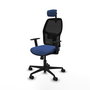 Silla de oficina Alfera con mecanismo Sincro tapizada con Tela color Azul marino y malla color Negro. Equipada con lumbar 1D, Brazos 1D, Cabecero 2D y Ruedas 65mm nailon
