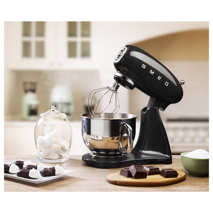Smeg SMF03BLEU Batidora de varillas, Negro, 800W, 4.8L, Aluminio y acero inoxidable
