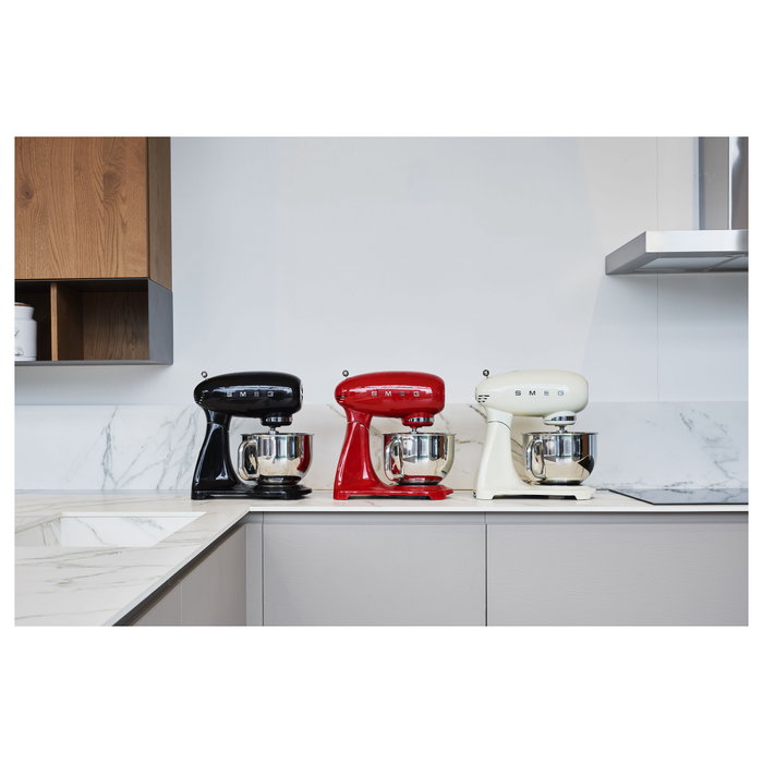 Smeg SMF03BLEU Batidora de varillas, Negro, 800W, 4.8L, Aluminio y acero inoxidable